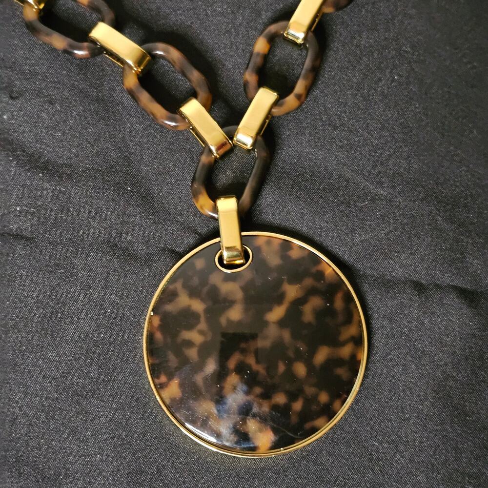 Tortoiseshell Disc Pendant Necklace | Gold Tone Link Chain | Resin Medallion - Picture 3 of 4